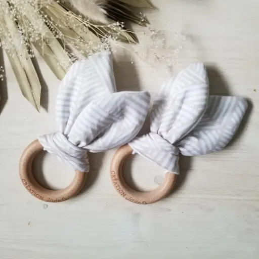 Jade - Rabbit ear ring